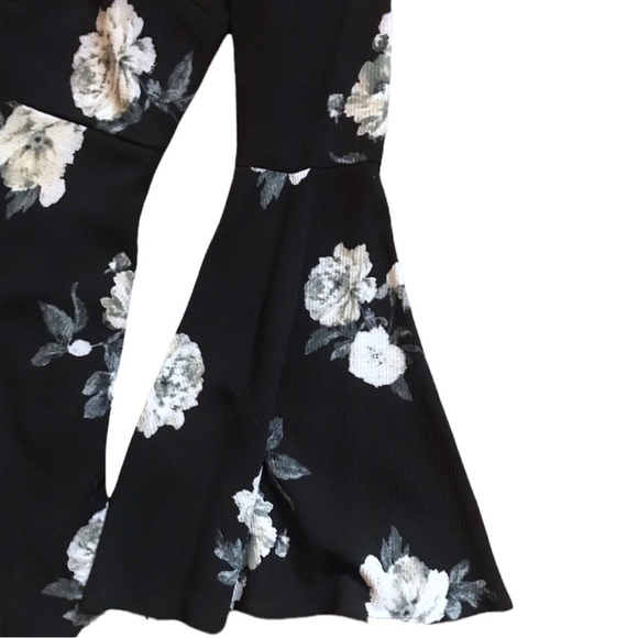 NWT Socialite Harper Floral Flared Sleeve Mini Dress sz XS - Picture 8 of 15